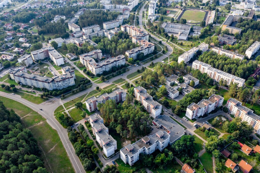 Як на Чернігівщині з'явилось місто, яке адміністративно підпорядковане іншій області