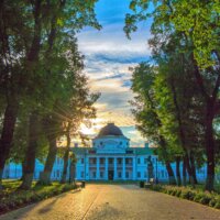 Качанівський парк, що на Чернігівщині – серед природних локацій, які заворожують красою та історією.