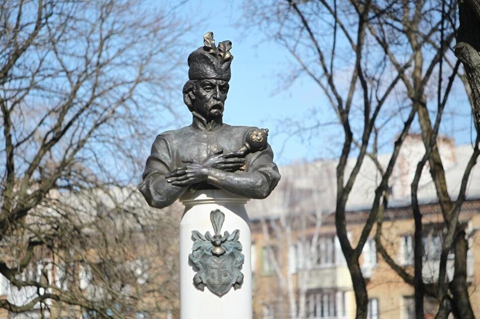 На Чернігівщині третина пам’ятників світу, присвячені опальному гетьману