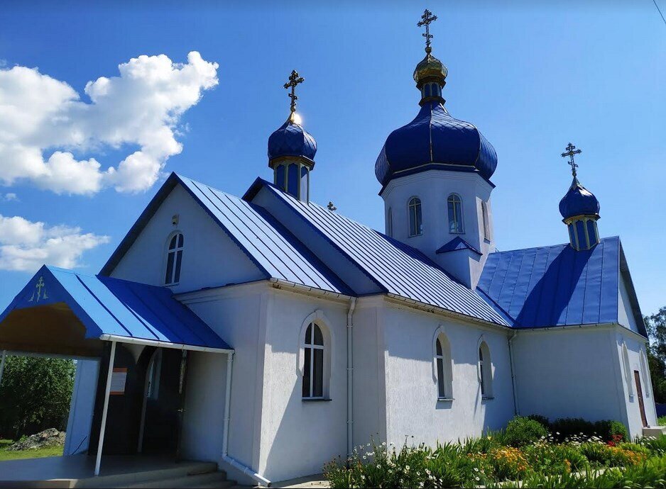 Церква на Чернігівщині, залишками якої вимостили дорогу